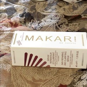 Makari repairing and clarifying serum